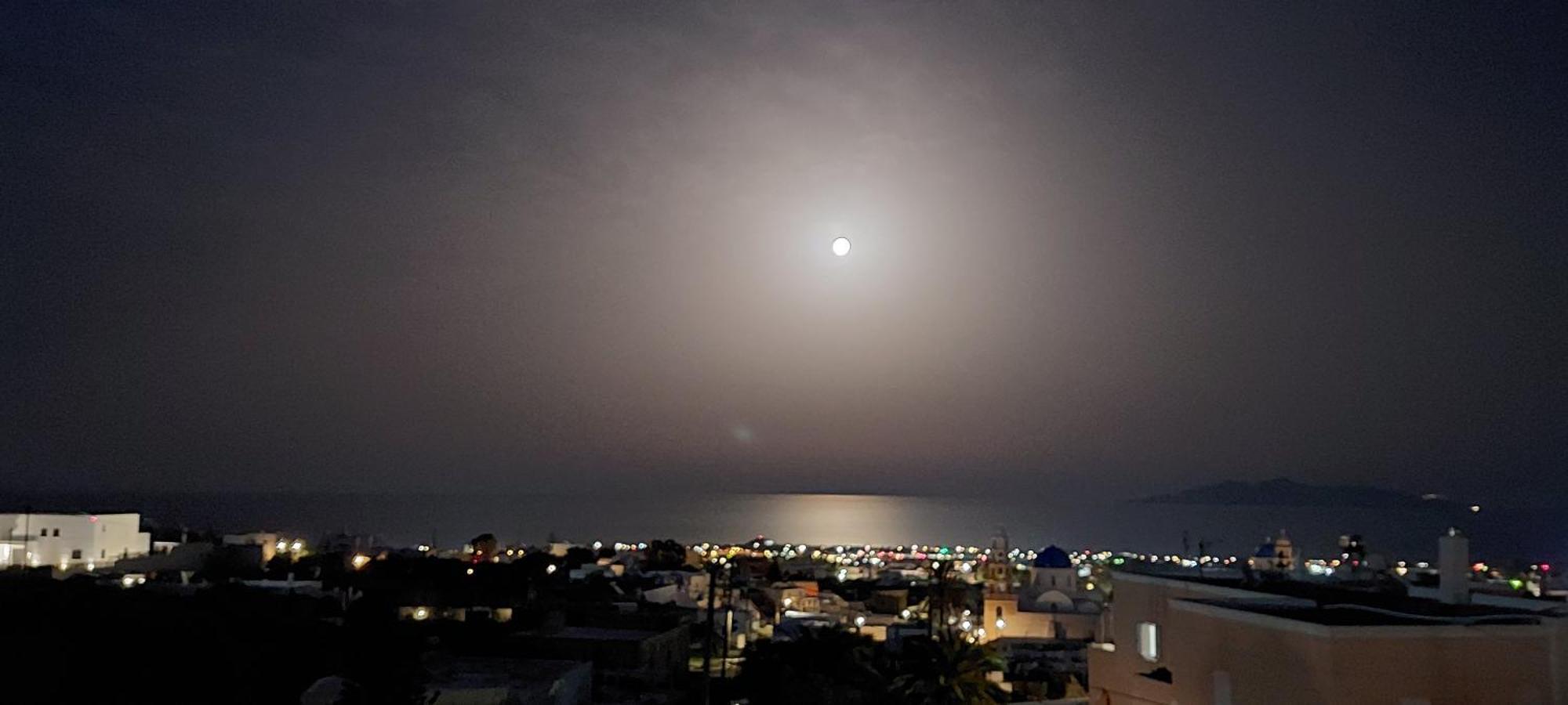 Seaview Apartment ฟิรา ภายนอก รูปภาพ